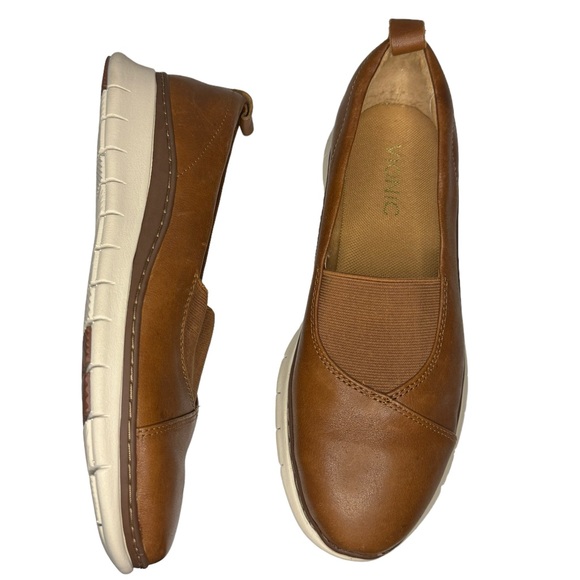 Vionic Shoes - Vionic Linden Leather Slip On Flats Women's Size 6.5 Brown Loafers Shoes